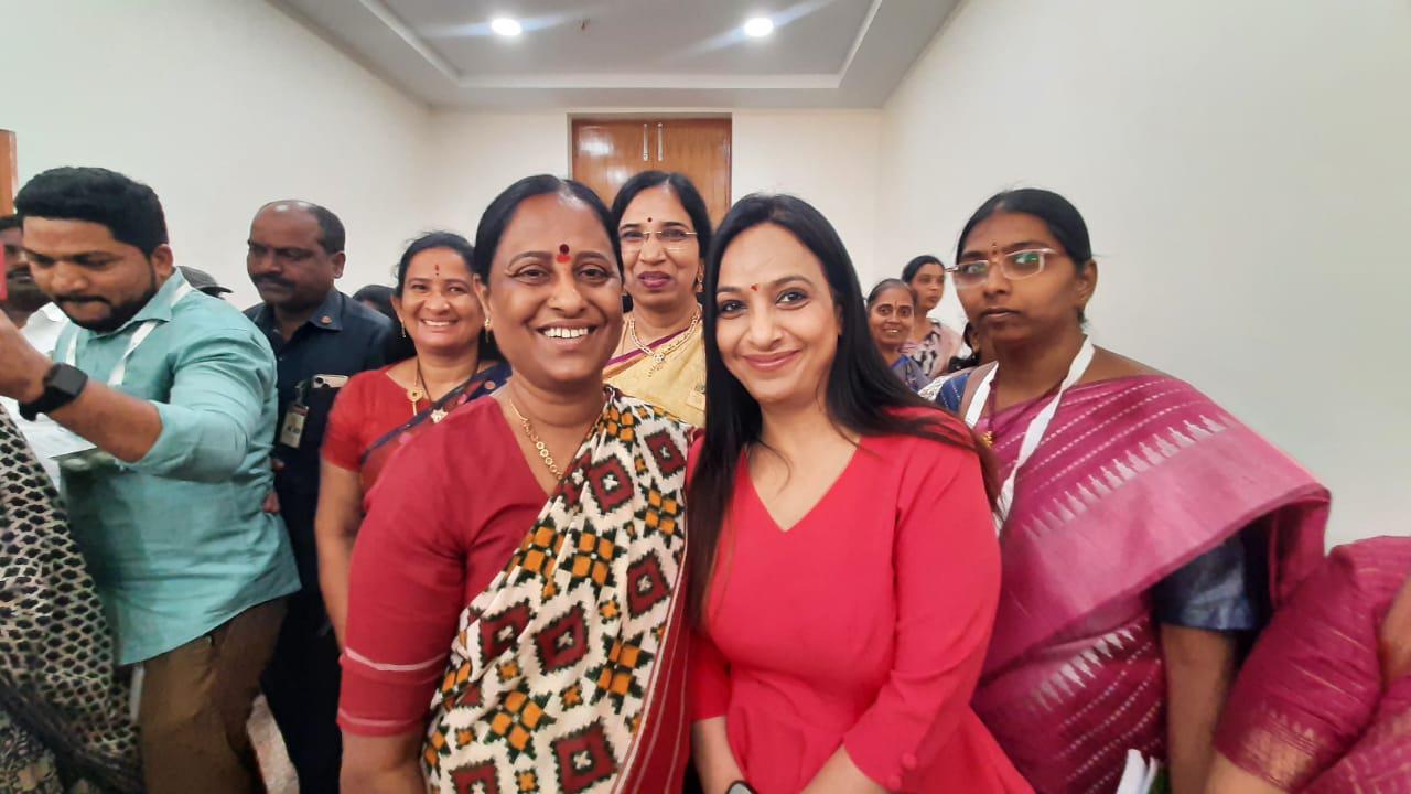 Shipra Kapoor in a formal meeting with Mrs Konda Surekha in Hyderabad